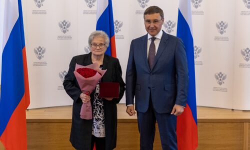 Глава Минобрнауки В.Н.Фальков вручил государственную награду Наталии Львовне Жуковской